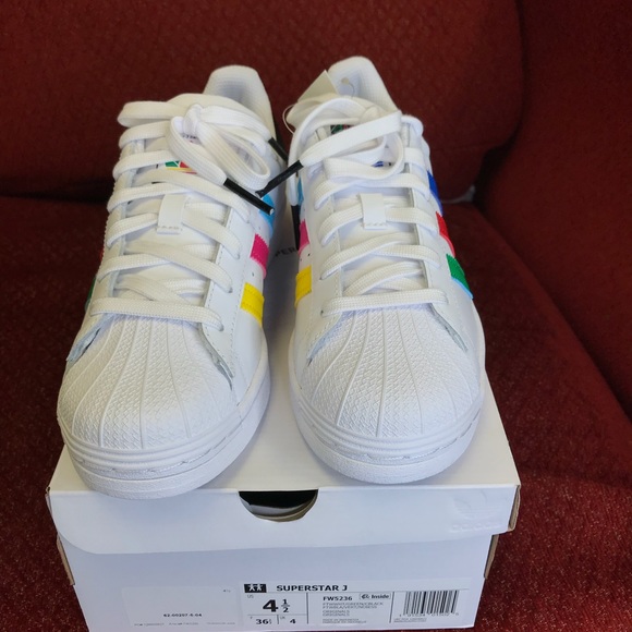 Superstar shoes cloud white size 4.5 Kids - Picture 8 of 8